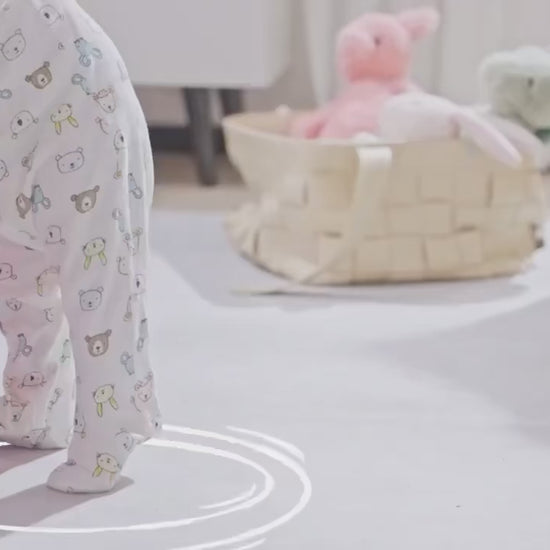 Video of a baby and the Foldable Baby High Chair with Adjustable Height – Safe, Easy to Clean, Perfect for Feeding and Playtime